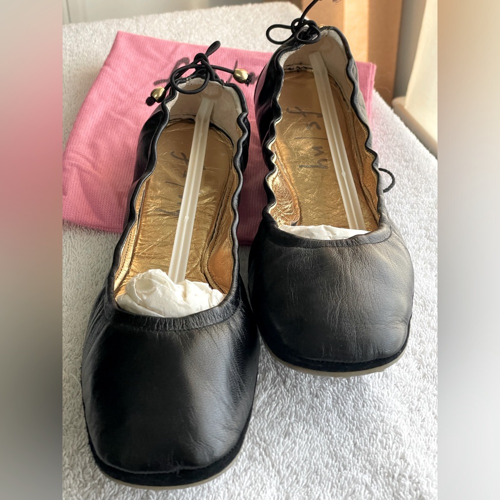 FS | NY - Super soft black leather ballerina slipper, very gently worn- SZ 8